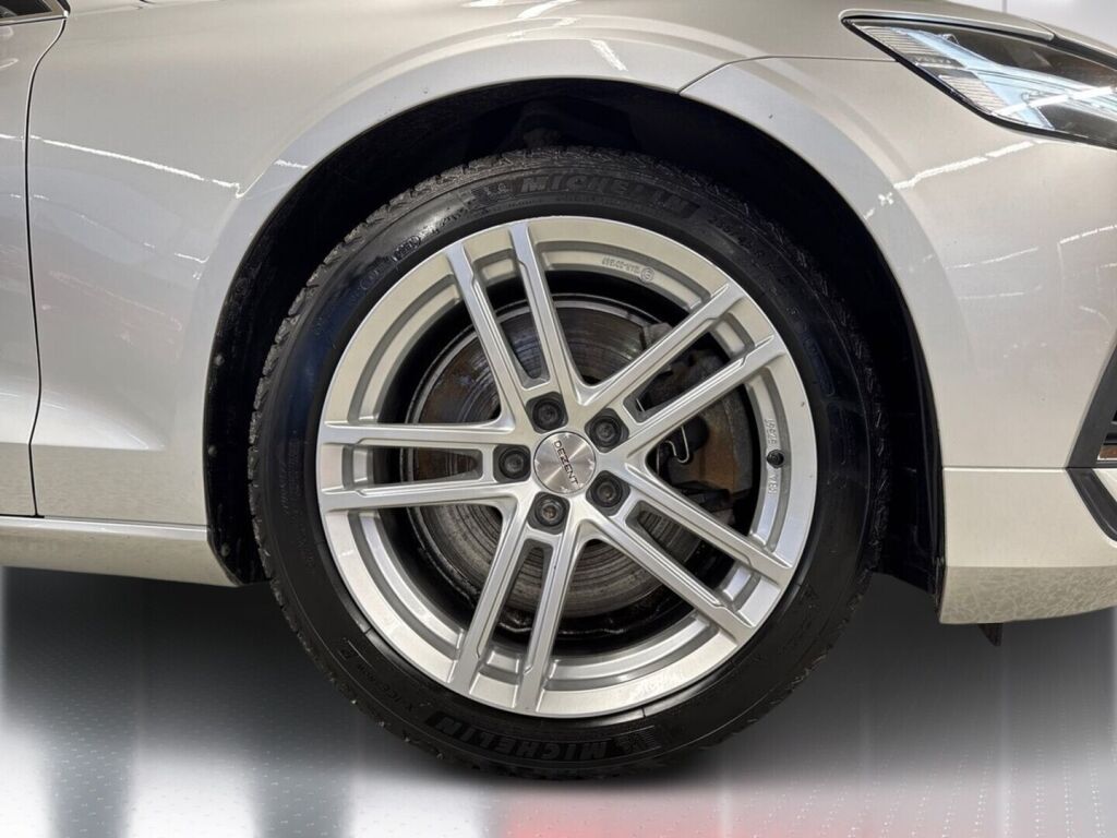 Volvo V60 2021 Metallinhohto Hopea