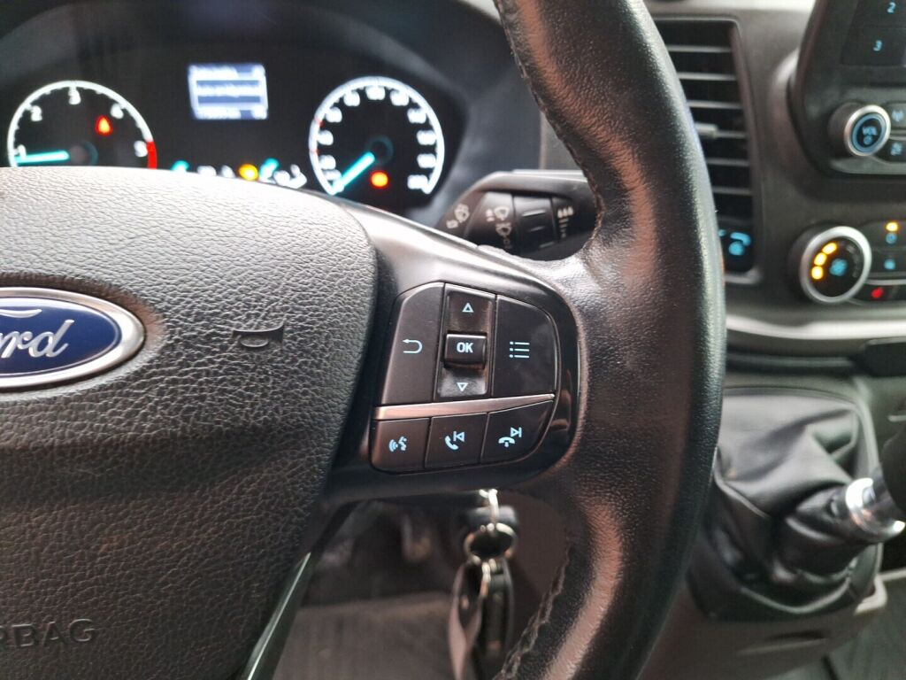 Ford Transit 2020 Valkoinen