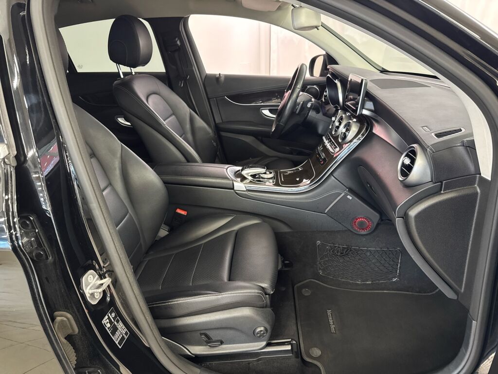 Mercedes-Benz GLC 2017 Musta