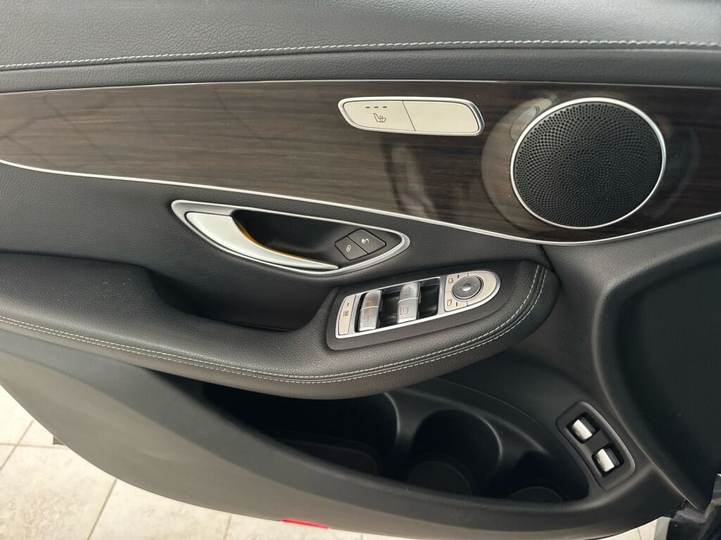 Mercedes-Benz GLC 2017 Musta