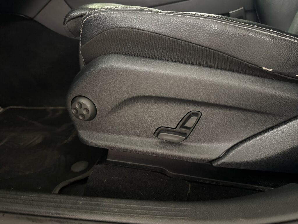 Mercedes-Benz GLC 2017 Musta