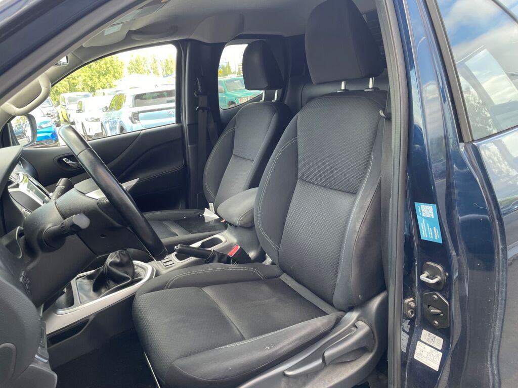 Nissan Navara 2020 Sininen