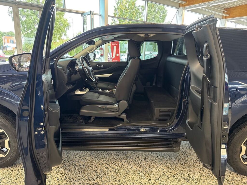 Nissan Navara 2020 Sininen