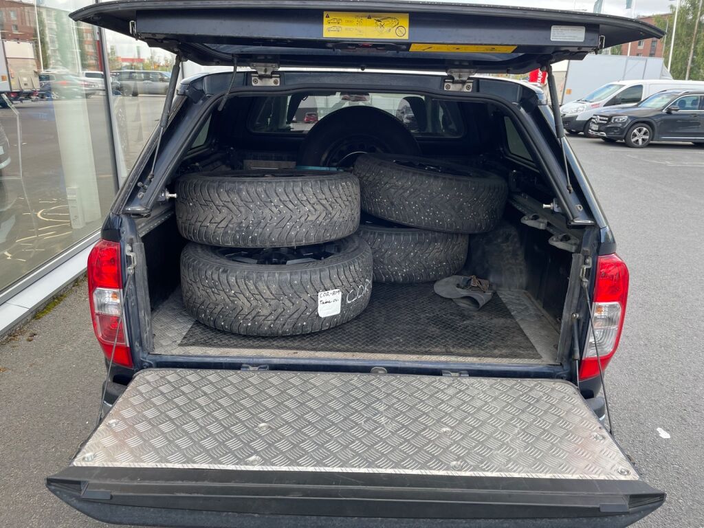 Nissan Navara 2020 Sininen