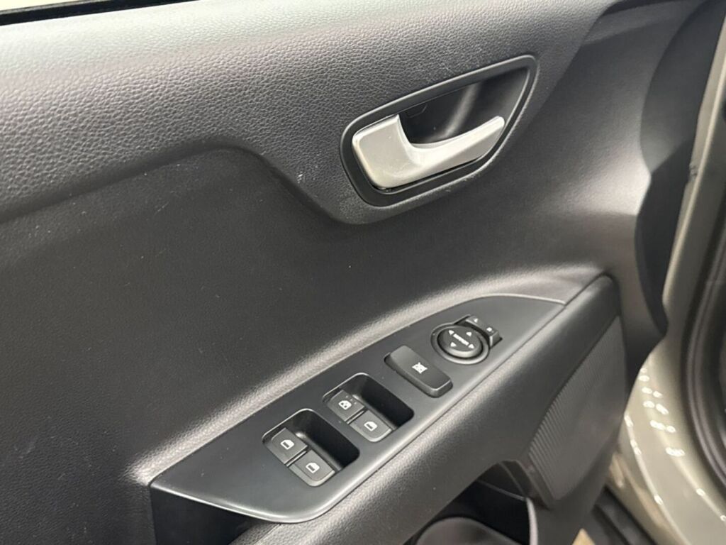 Kia Stonic 2020 Vihreä