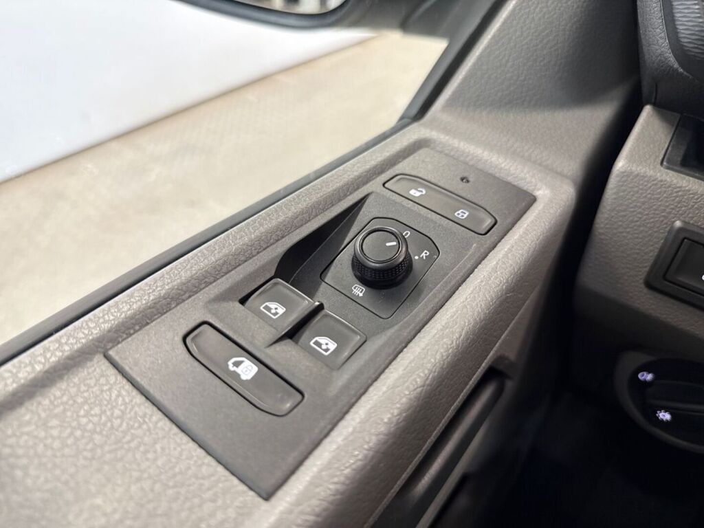 Volkswagen Transporter 2020 Valkoinen