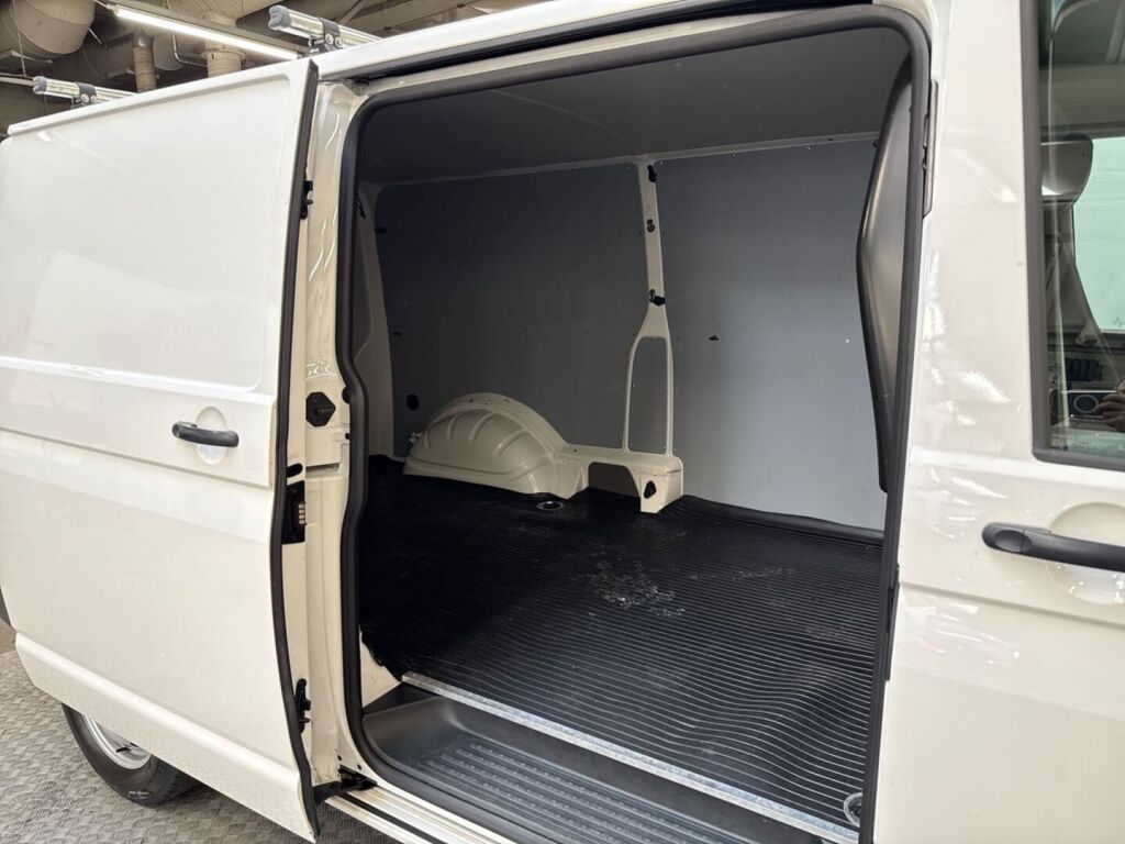 Volkswagen Transporter 2020 Valkoinen