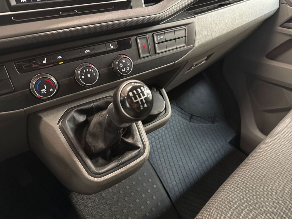 Volkswagen Transporter 2020 Valkoinen
