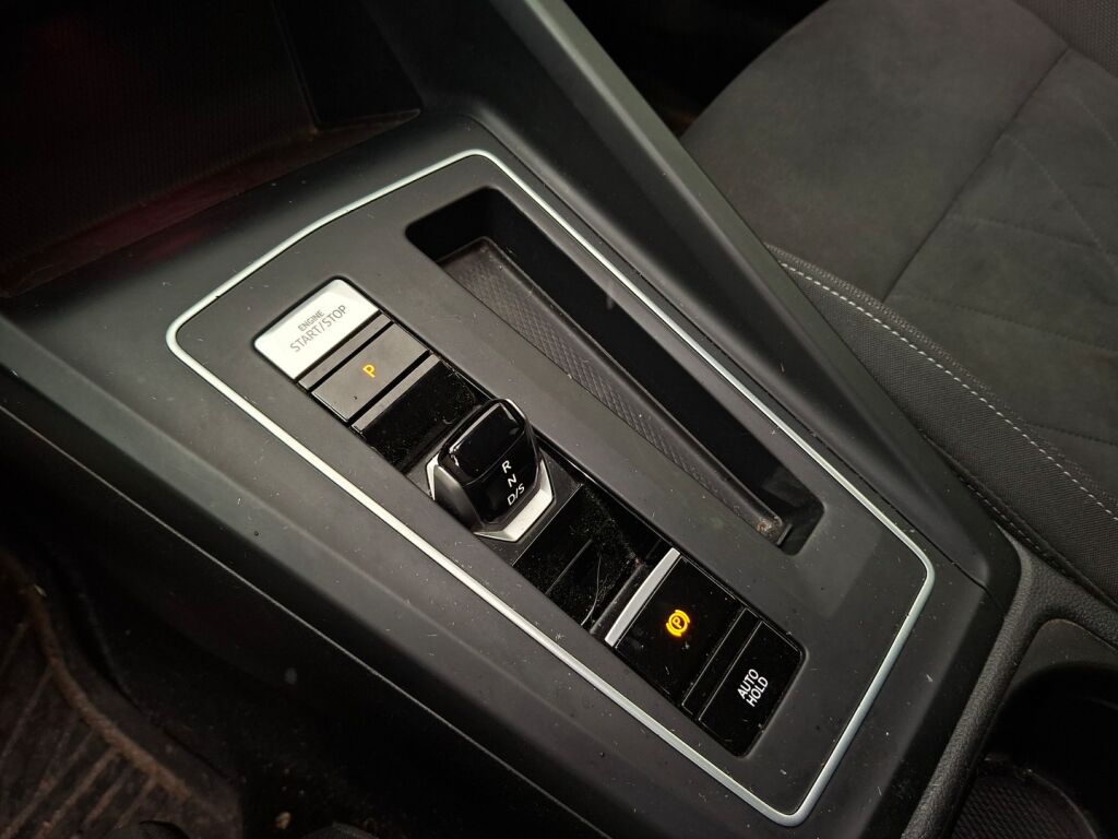 Volkswagen Golf 2020 Valkoinen