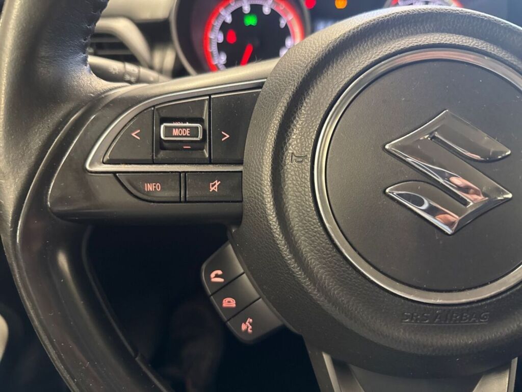 Suzuki Swift 2020 Punainen