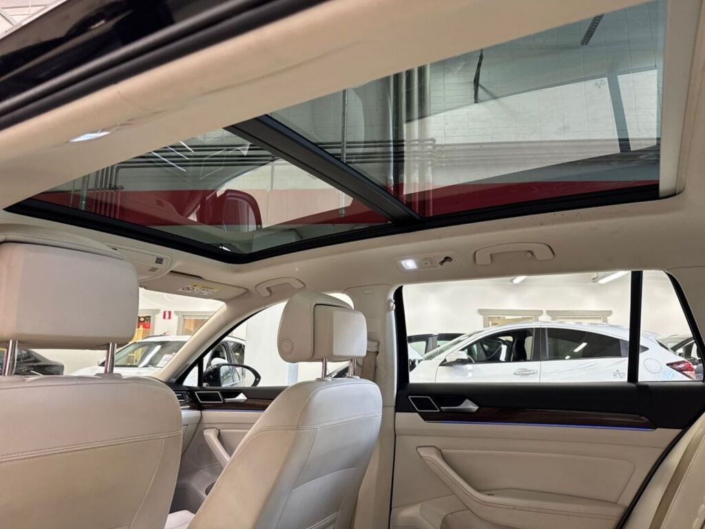 Volkswagen Passat 2016 Musta