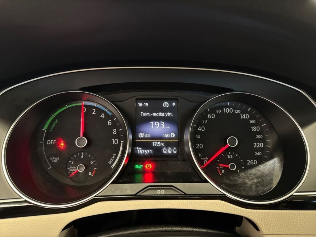 Volkswagen Passat 2016 Musta