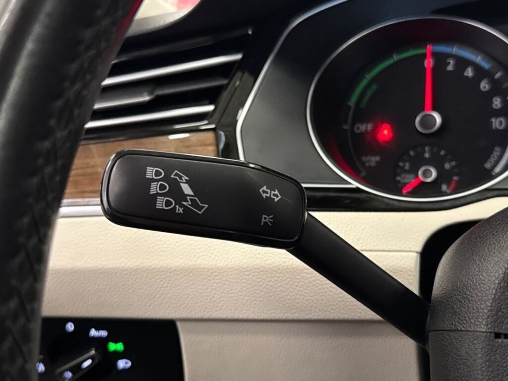 Volkswagen Passat 2016 Musta