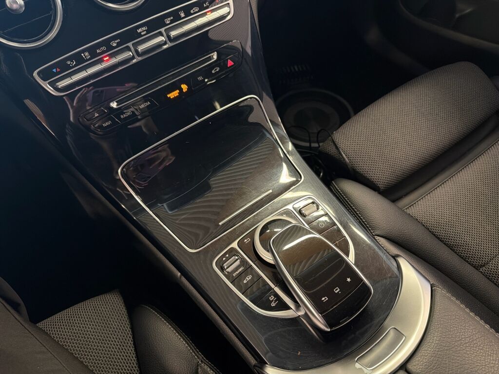 Mercedes-Benz C 2016 Musta
