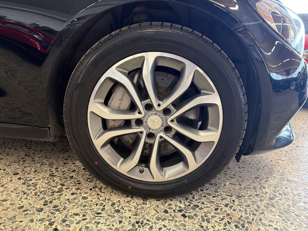 Mercedes-Benz C 2016 Musta