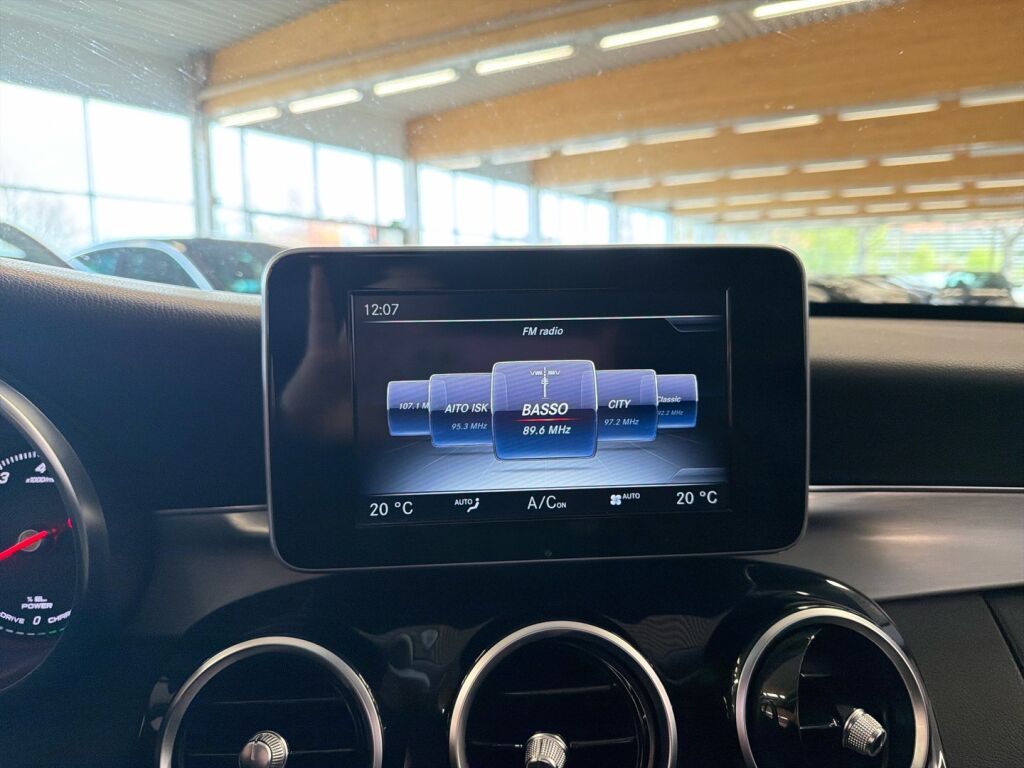 Mercedes-Benz C 2016 Musta