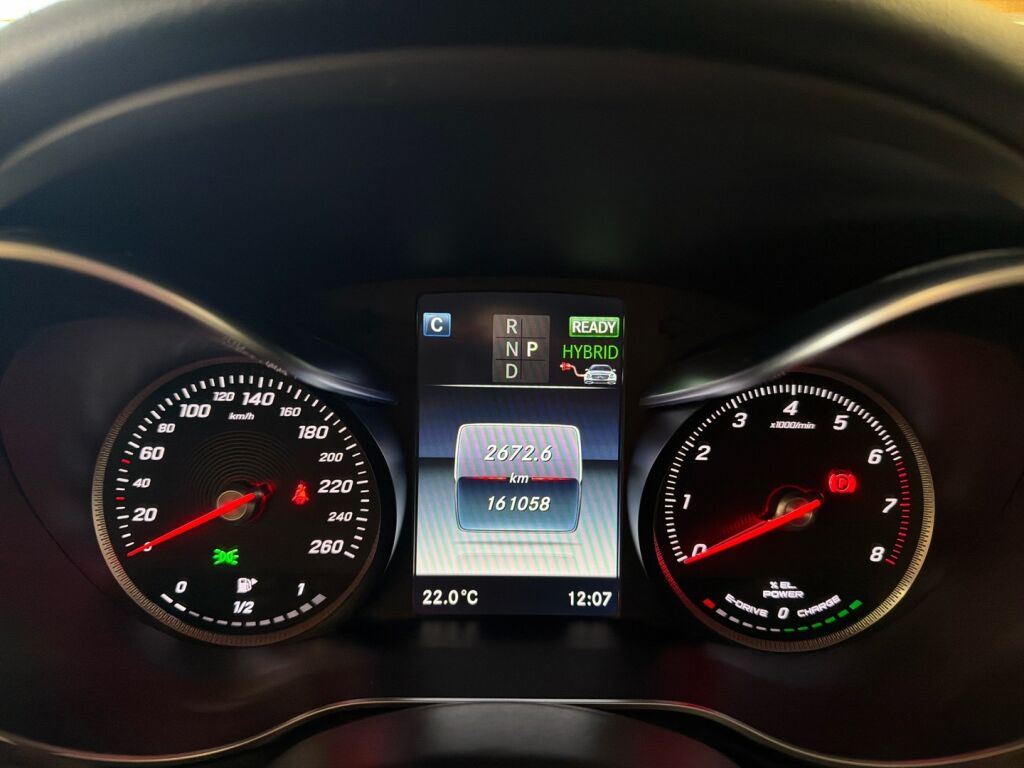 Mercedes-Benz C 2016 Musta