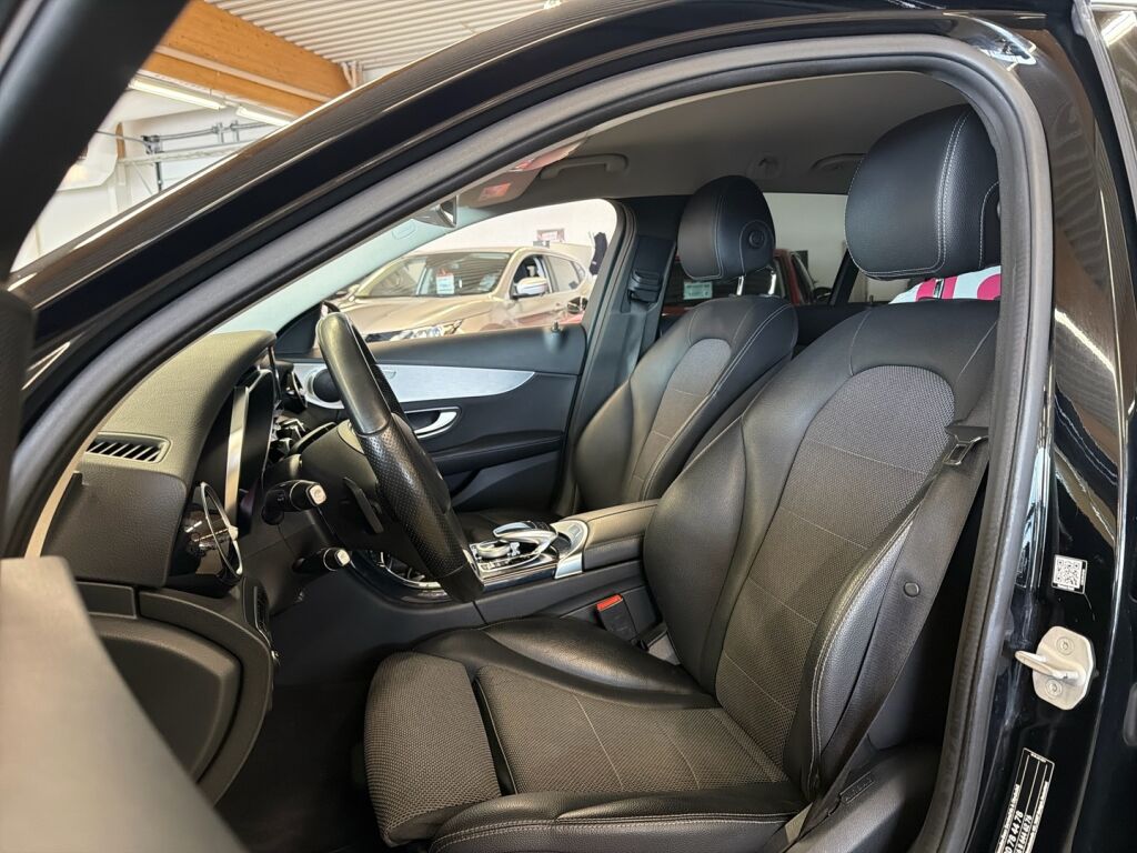 Mercedes-Benz C 2016 Musta