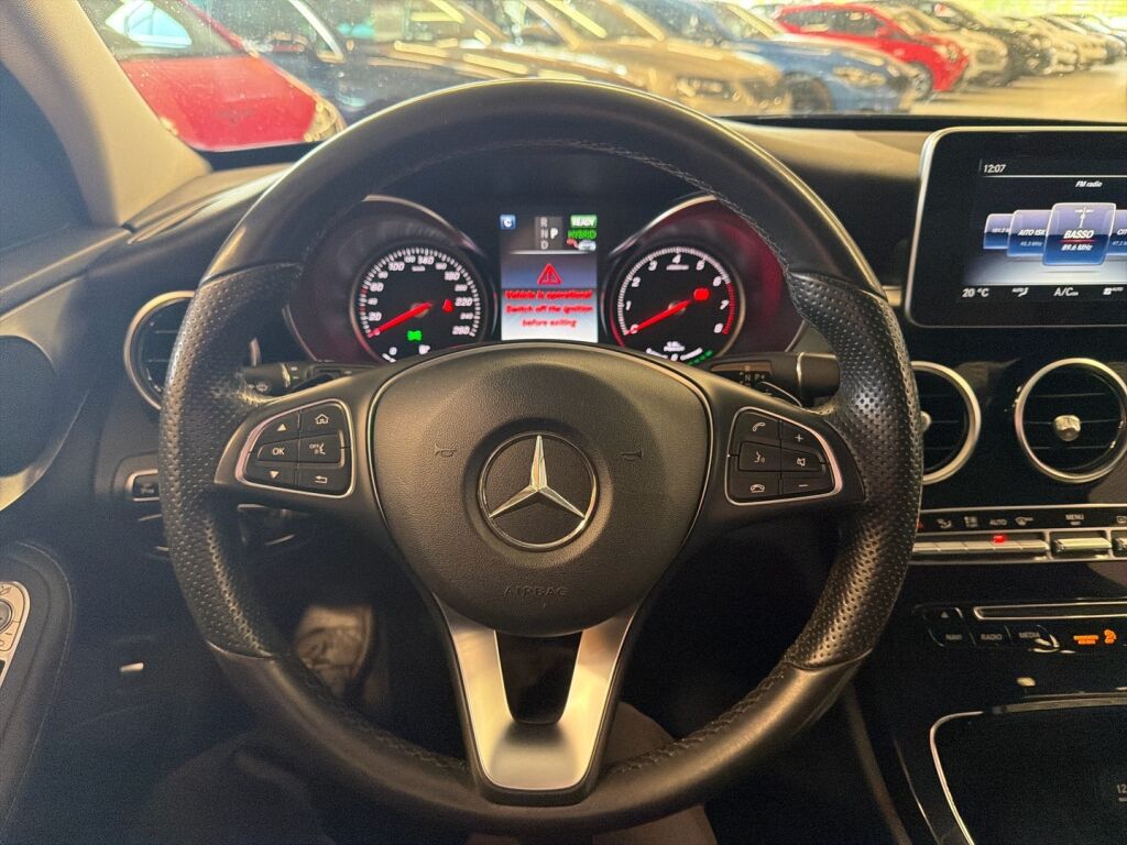 Mercedes-Benz C 2016 Musta