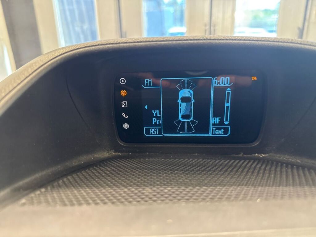 Ford Transit 2015 Valkoinen