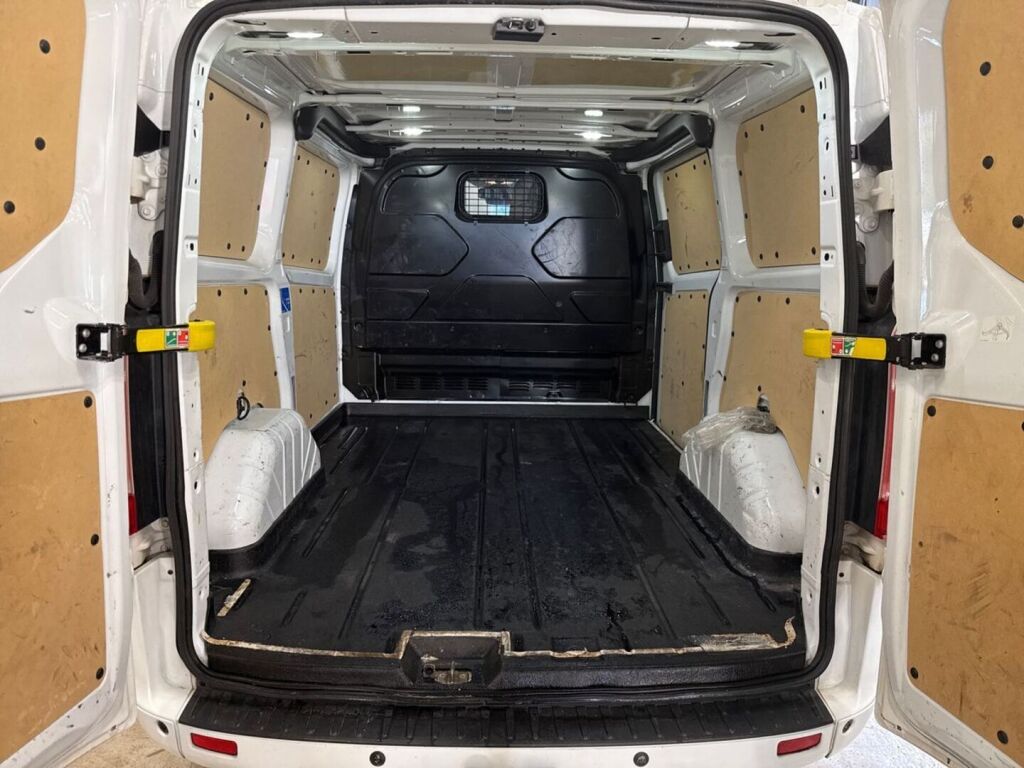 Ford Transit 2015 Valkoinen