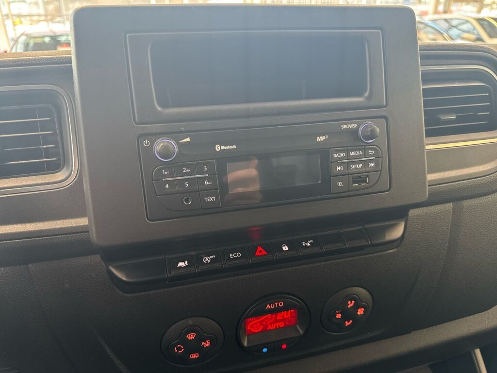 Nissan NV400 2021 Valkoinen