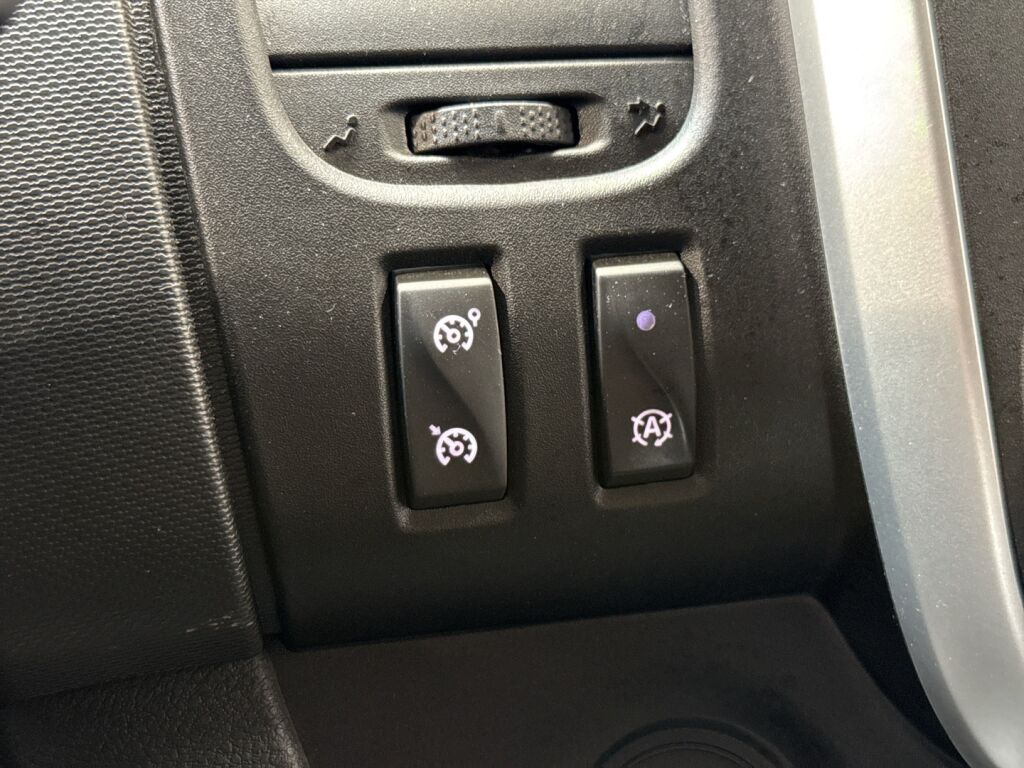 Nissan NV300 2020 Harmaa