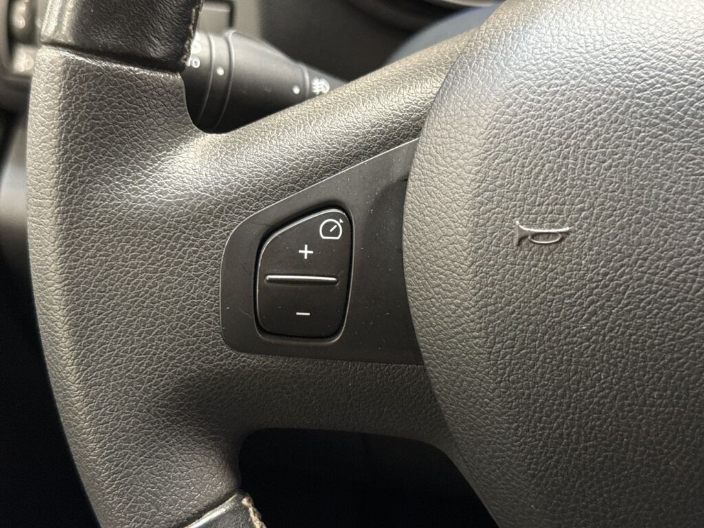 Nissan NV300 2020 Harmaa