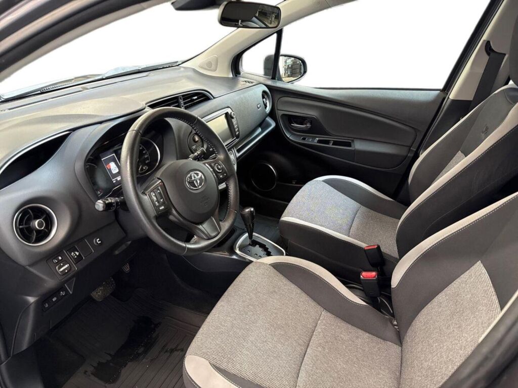 Toyota Yaris 2020 Harmaa