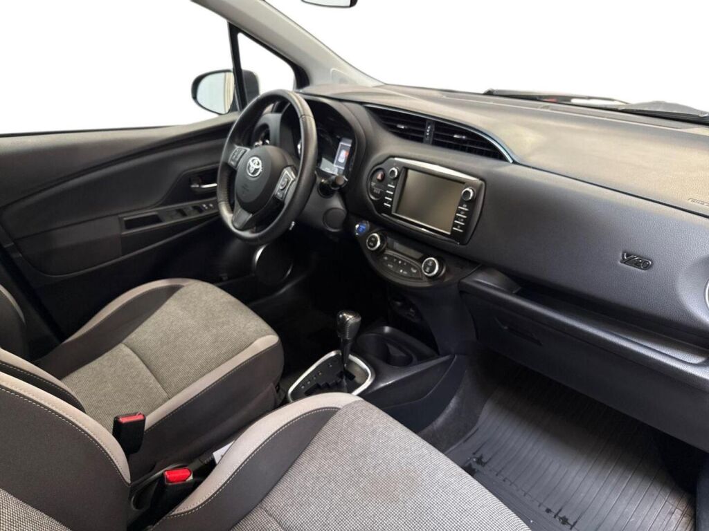 Toyota Yaris 2020 Harmaa
