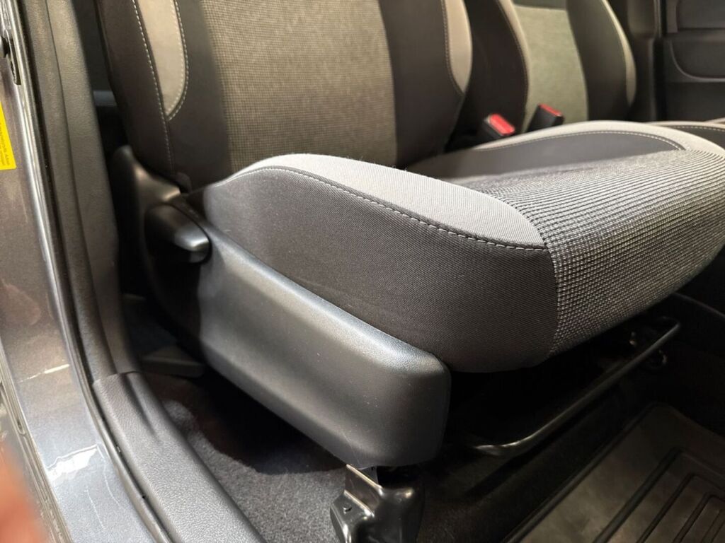 Toyota Yaris 2020 Harmaa