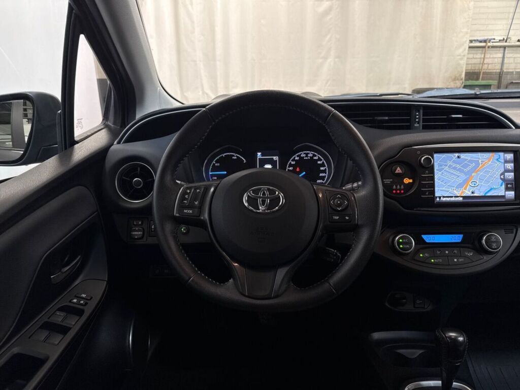 Toyota Yaris 2020 Harmaa