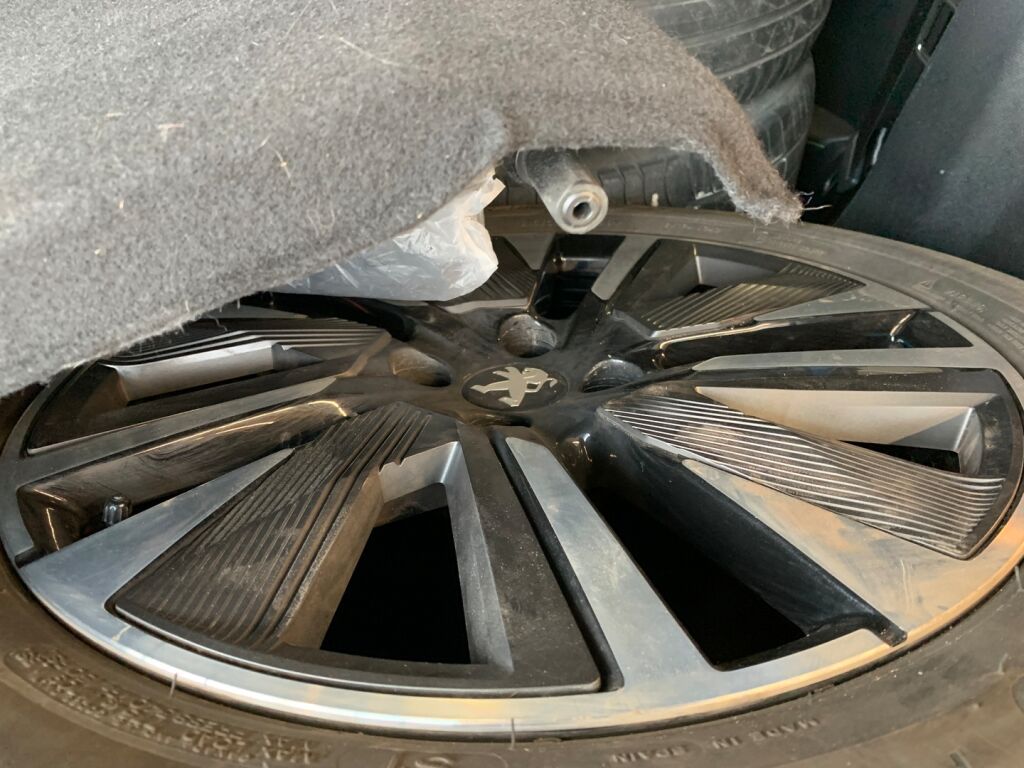 Peugeot e-2008 2020 Sininen