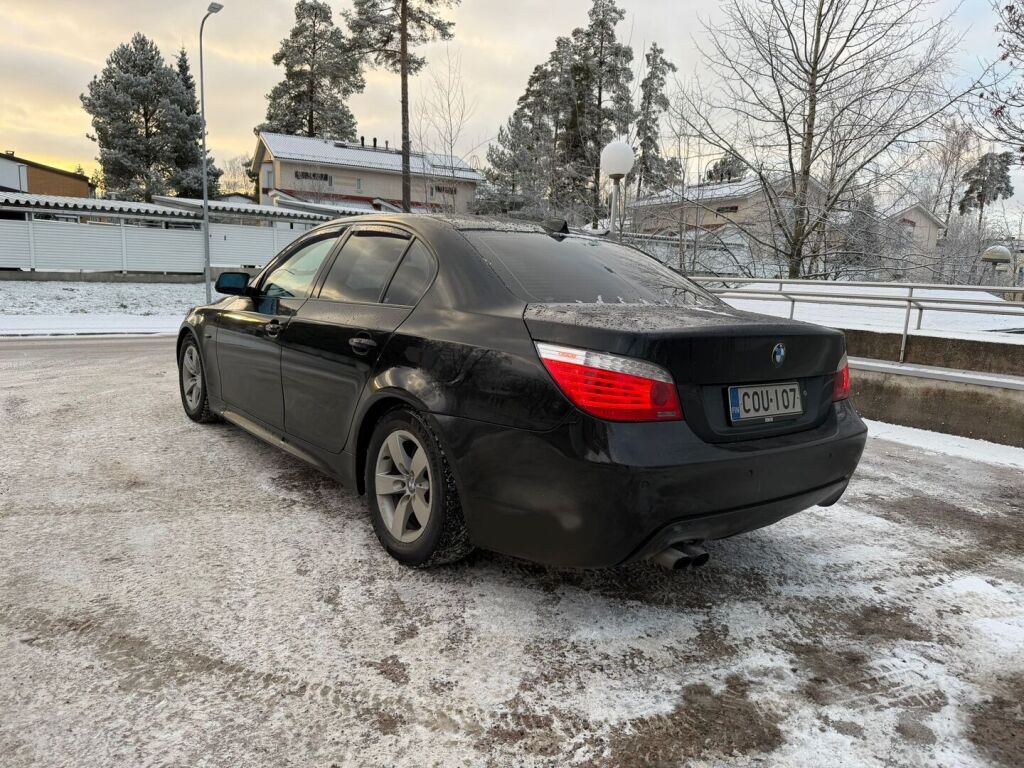 BMW 523 2007 Musta