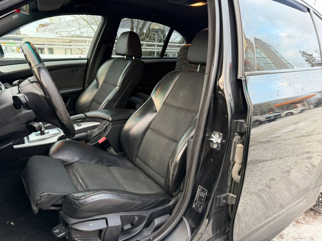 BMW 523 2007 Musta