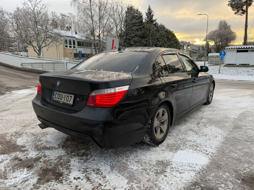 BMW 523 2007 Musta