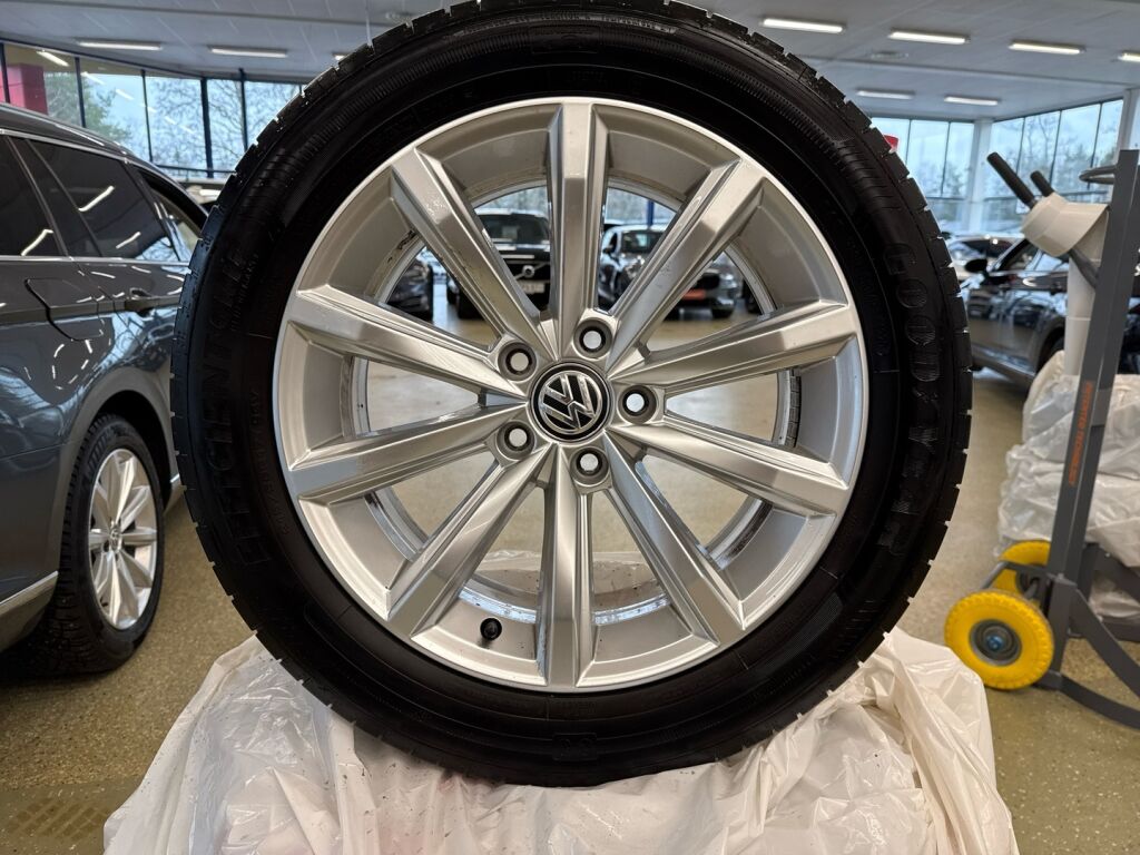 Volkswagen Passat 2017 Ruskea (beige)