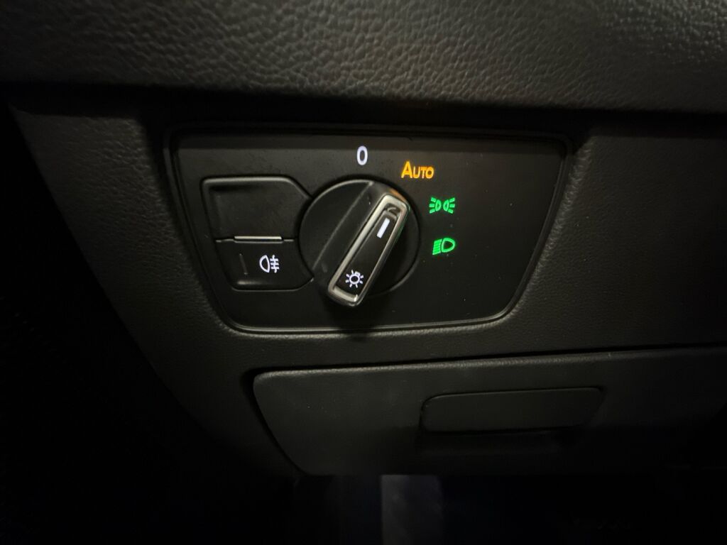 Volkswagen Passat 2017 Ruskea (beige)