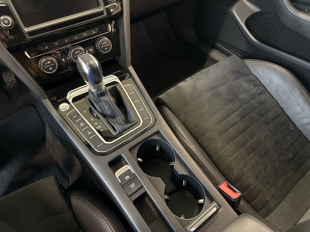 Volkswagen Passat 2017 Ruskea (beige)