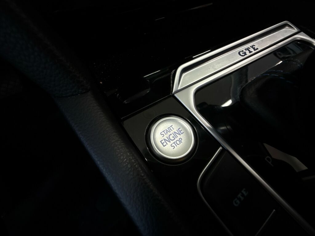 Volkswagen Passat 2017 Ruskea (beige)