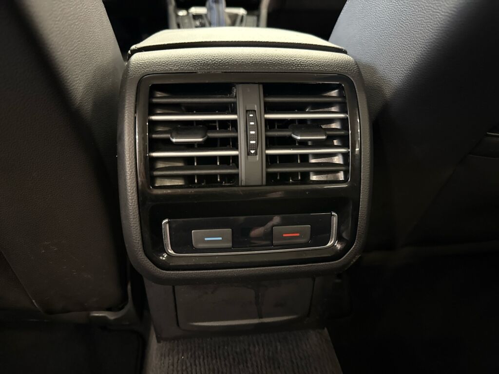 Volkswagen Passat 2017 Ruskea (beige)