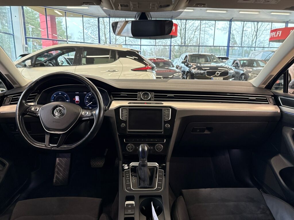 Volkswagen Passat 2017 Ruskea (beige)