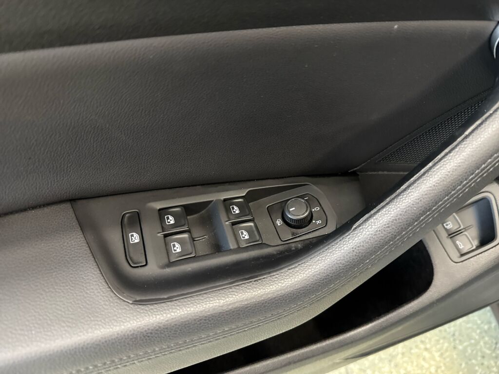 Volkswagen Passat 2017 Ruskea (beige)