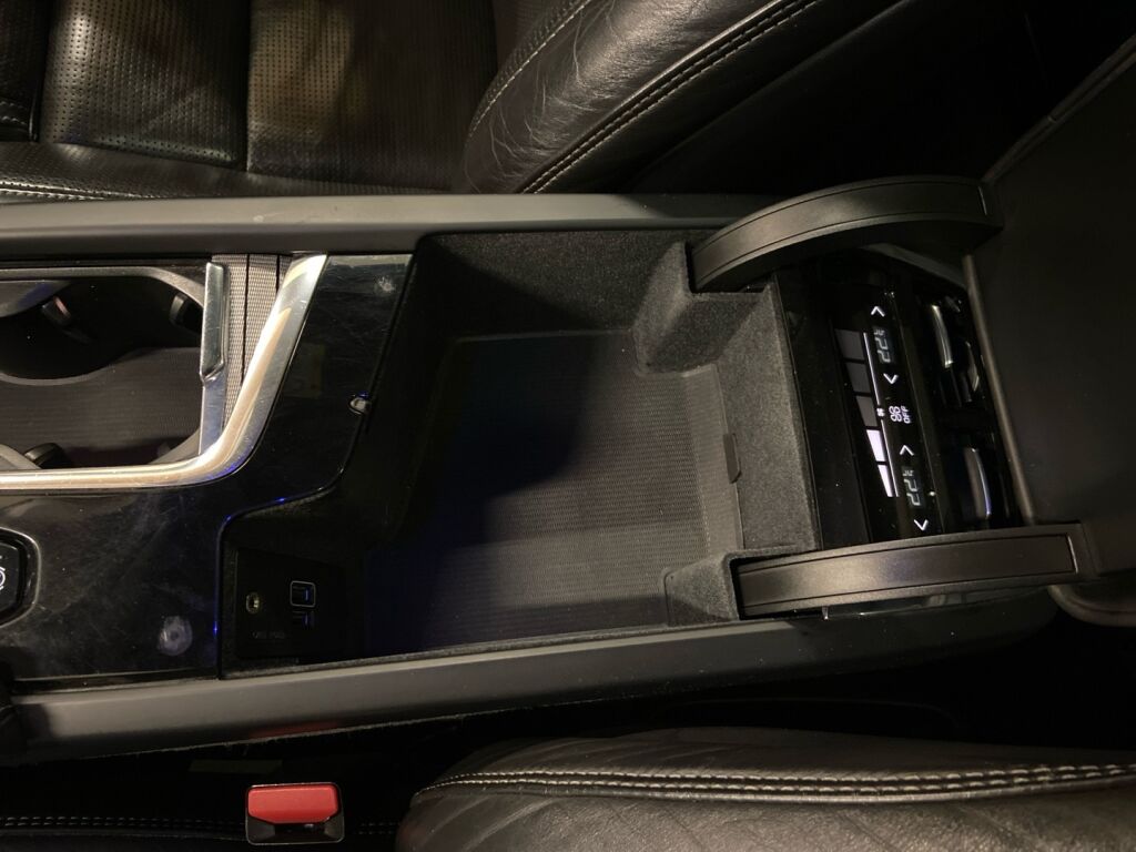 Volvo XC90 2016 Musta