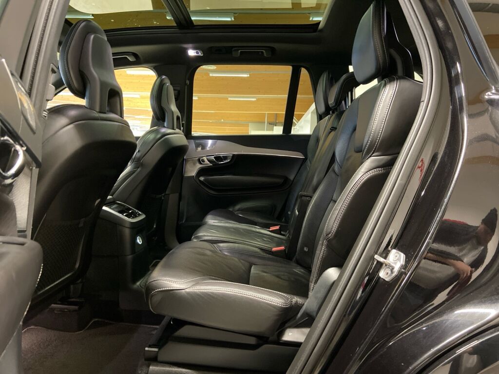 Volvo XC90 2016 Musta