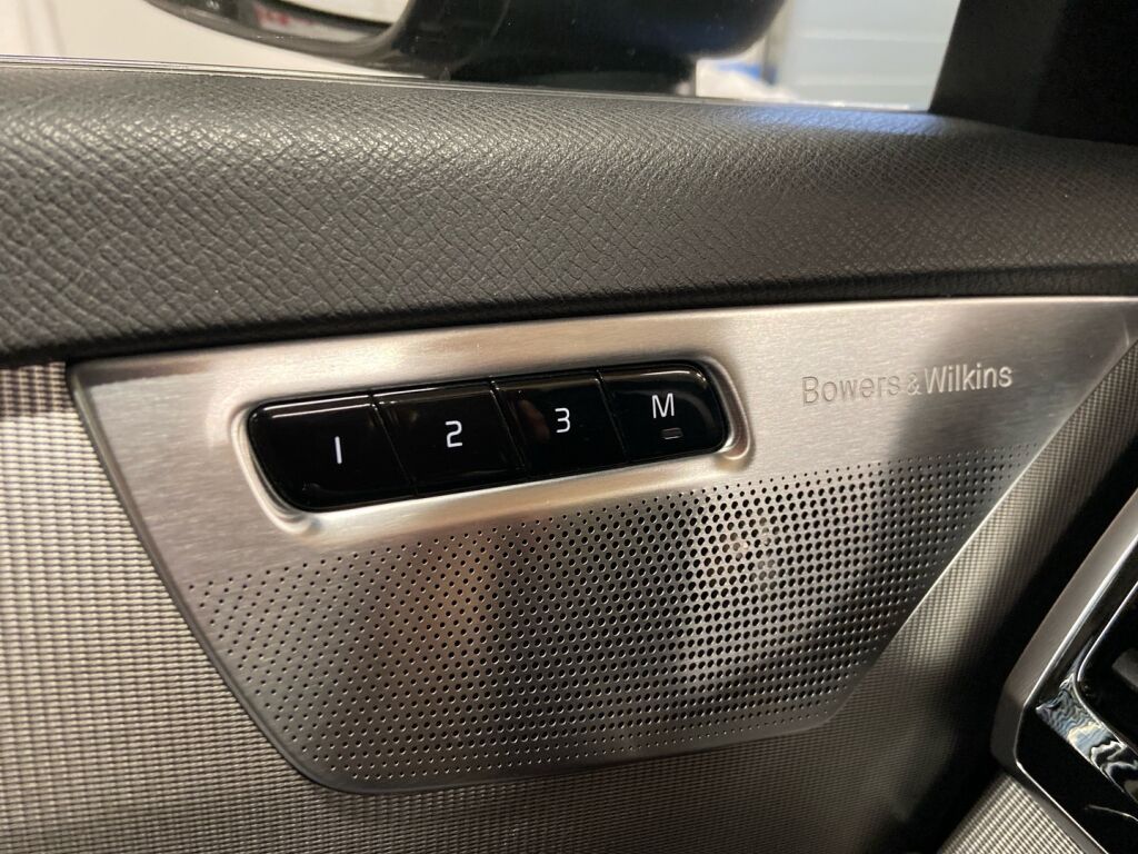 Volvo XC90 2016 Musta