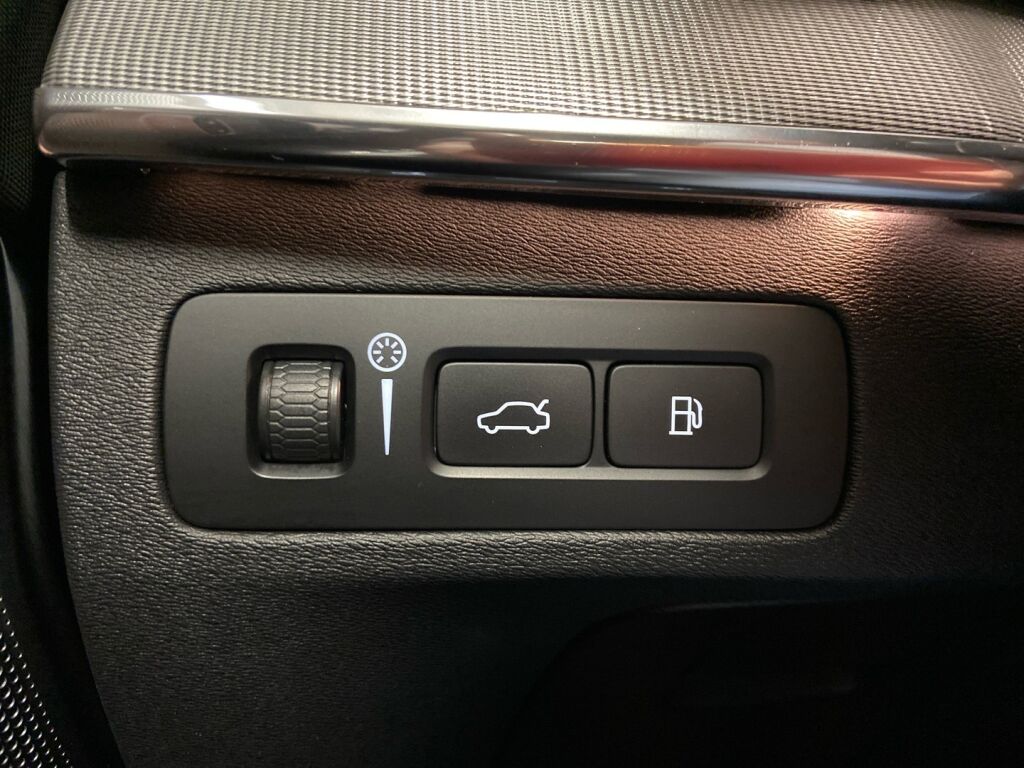 Volvo XC90 2016 Musta