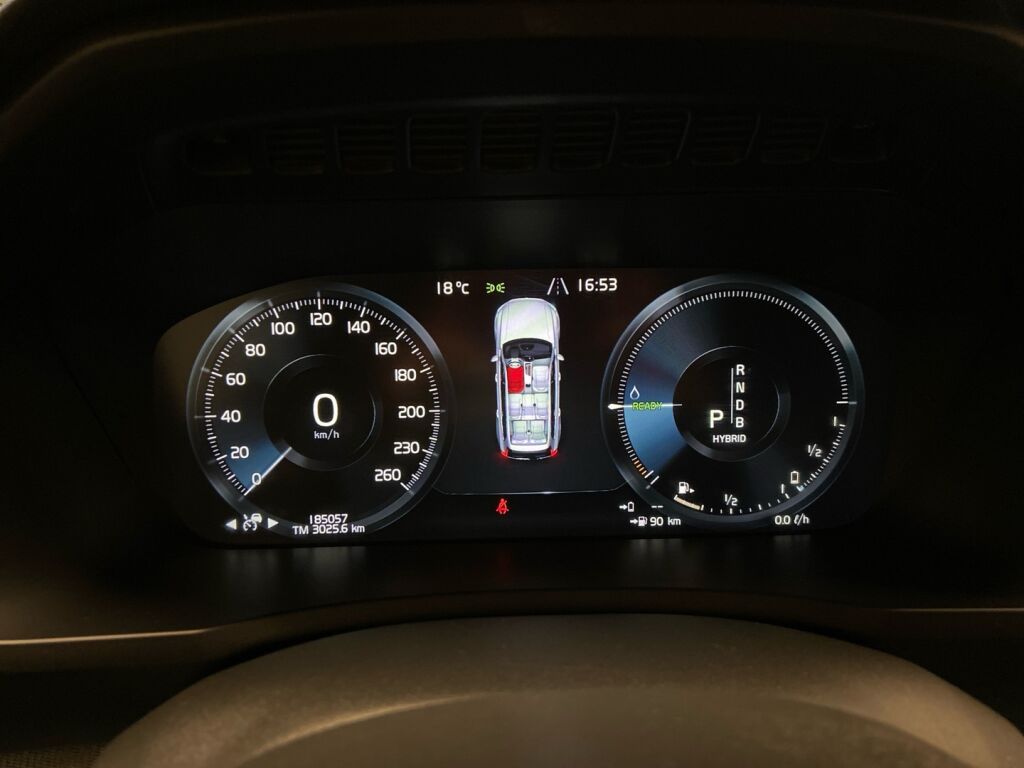 Volvo XC90 2016 Musta