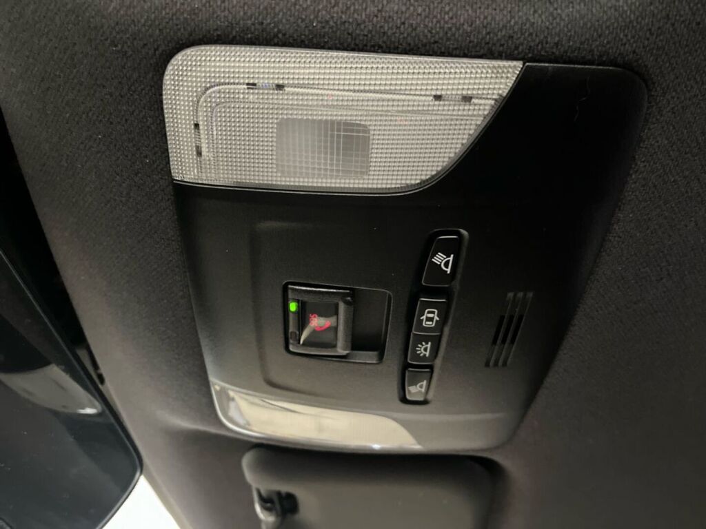 Toyota Corolla 2020 Musta