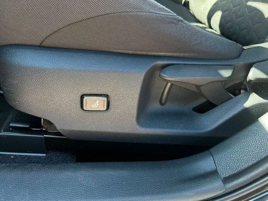 Toyota Corolla 2020 Musta